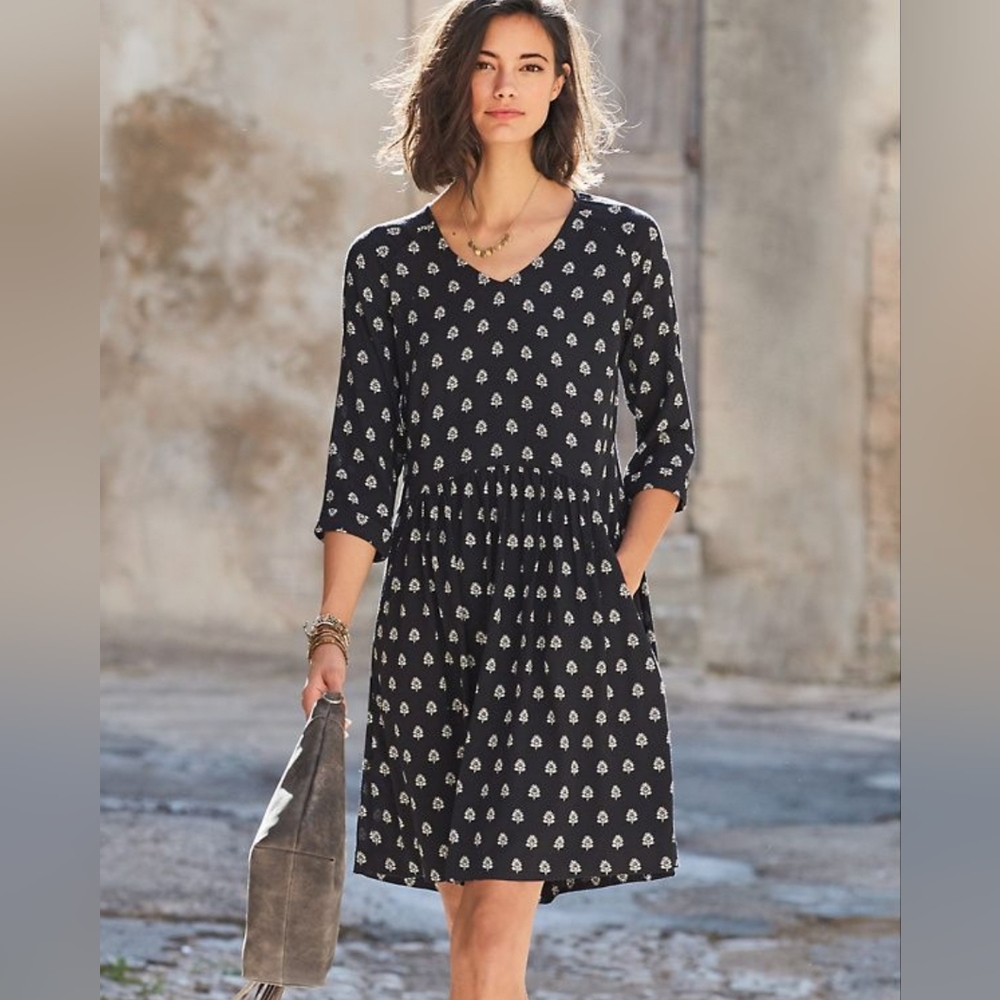 GARNET HILL Pleated Knee- Length Paisley dress size 14